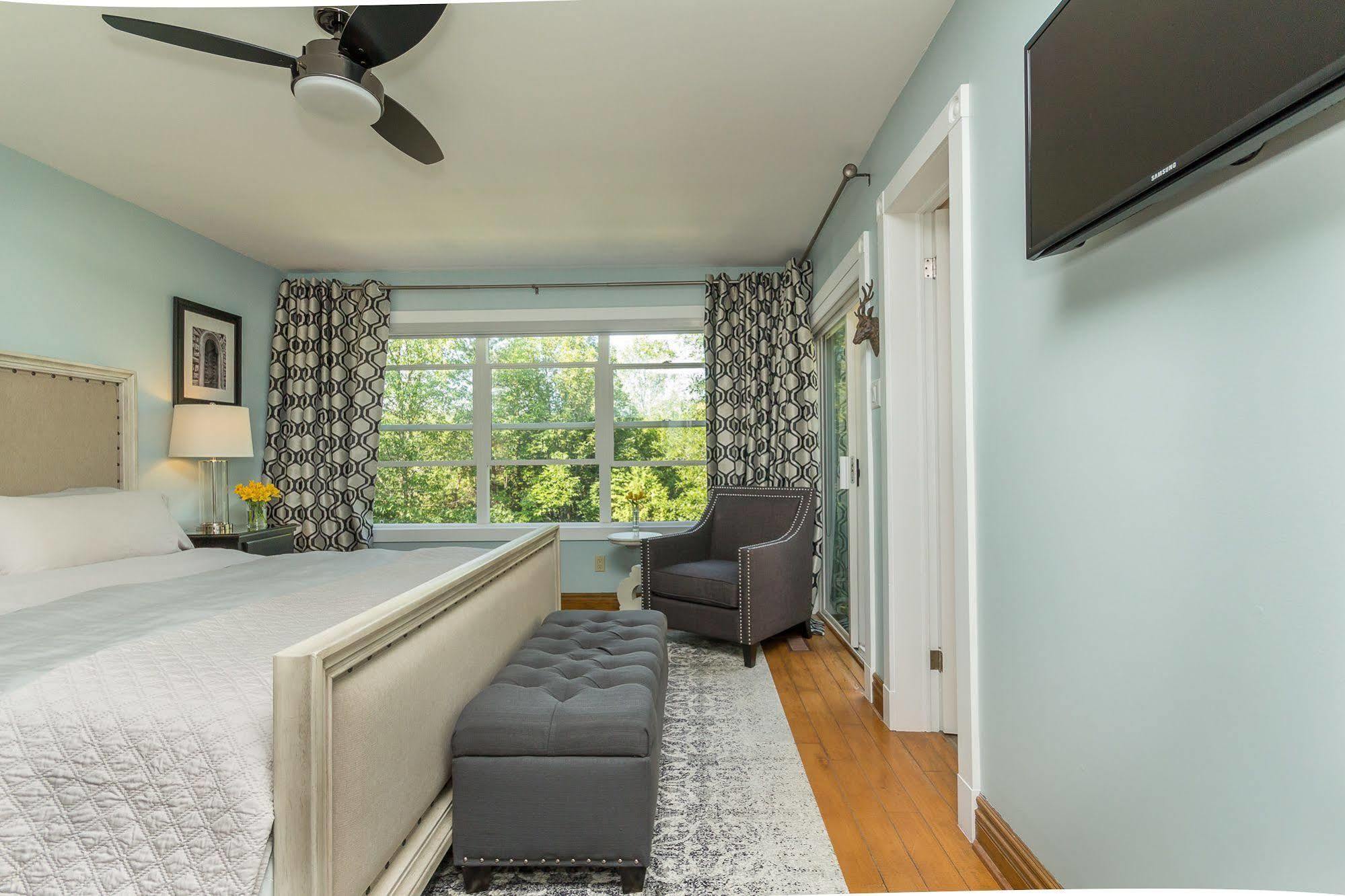 Craigleith Manor Bed & Breakfast Collingwood Eksteriør bilde
