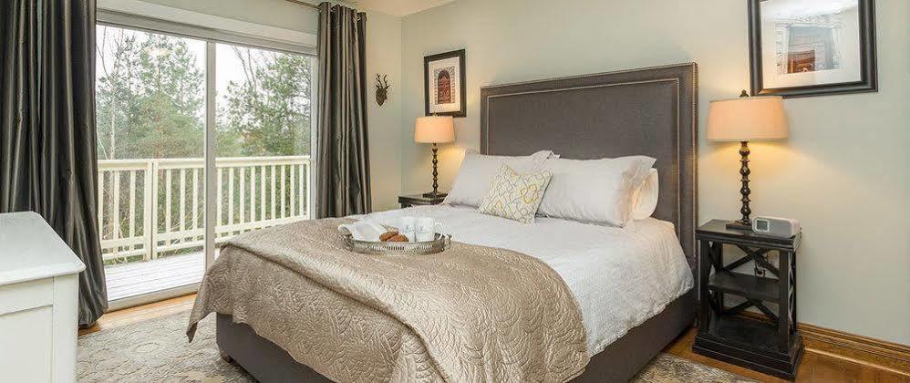 Craigleith Manor Bed & Breakfast Collingwood Eksteriør bilde