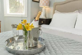 Craigleith Manor Bed & Breakfast Collingwood Eksteriør bilde